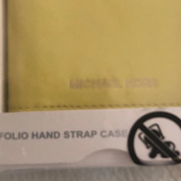 MICHAEL KORS Hand Strap iPhone X/XS Case - Picture 7 of 8